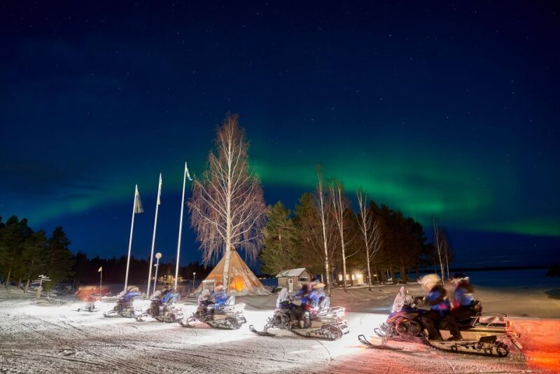Luleå : Northern lights snowmobile tour - Viewing the Northern Lights