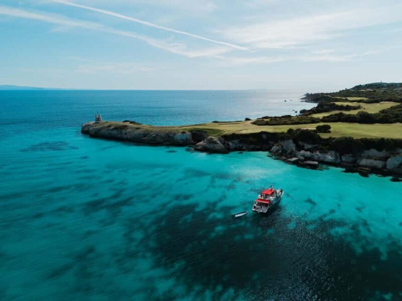 Lunch of lobster pasta in a cove in the Lavezzi Islands - Diving Into the Experience