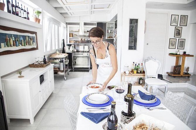 Lunch or dinner and cooking demo at a local home in Fasano - Key Points