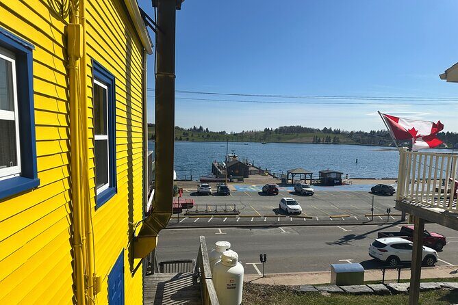 Lunenburg and Mahone Bay 4-Hour Private Escape from Halifax - Wrapping It Up