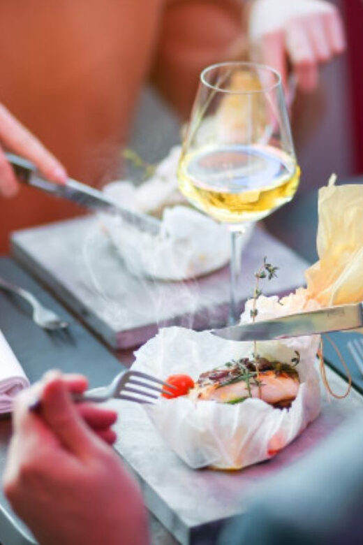 Luxembourg: Gourmet Food Dinner in a Vintage Bus - Practical Tips & Considerations