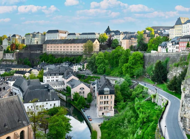 Luxembourg: Intro Walking Tour with a Local - Key Points