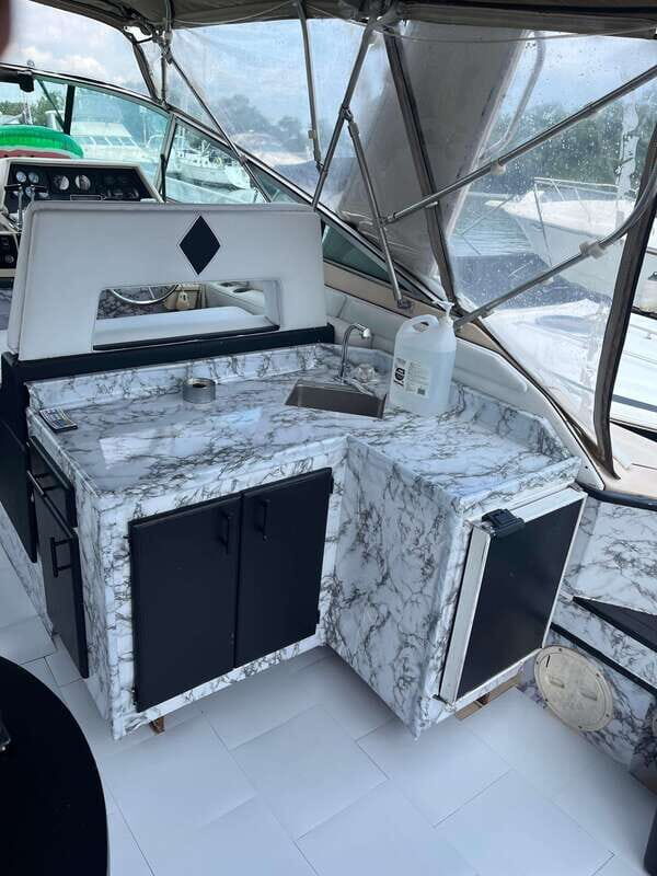 Luxurious 40ft Yacht Charter - Who Will Love This Tour?