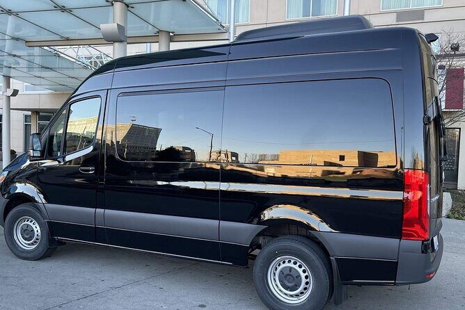 Luxury Airport Van with Private Driver - A Warm Look at the Luxury Airport Van with Private Driver in Indianapolis