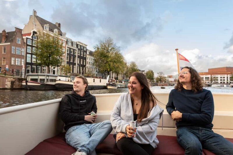 Luxury Amsterdam Canal Cruise  Drinks & Live Captain Guide - Who Is This Tour Best For?
