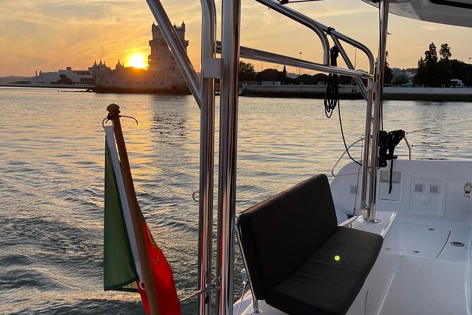 LUXURY Catamaran Sunset and Wine cruise - Under the 25 de Abril Bridge: The Photo Moment Usually Wins