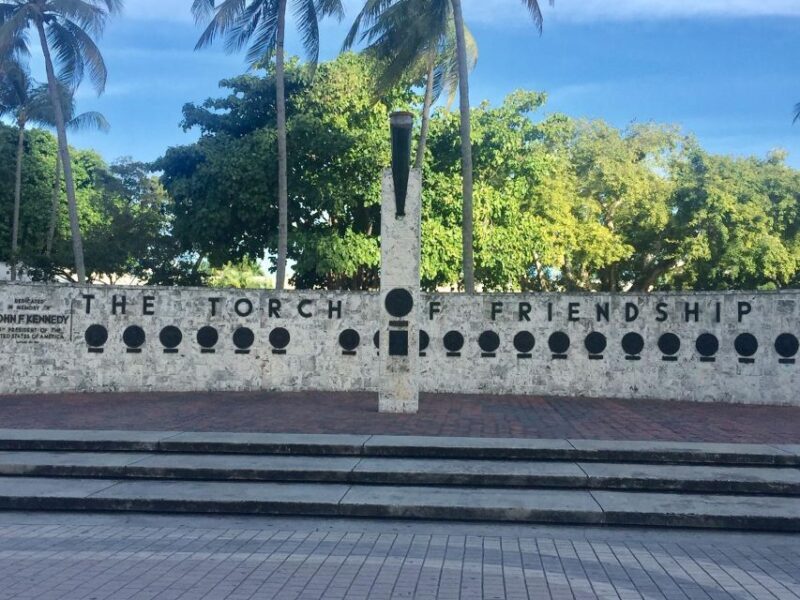 Luxury Miami plus Vizcaya and Coral Gables Half-day Tour - FAQ