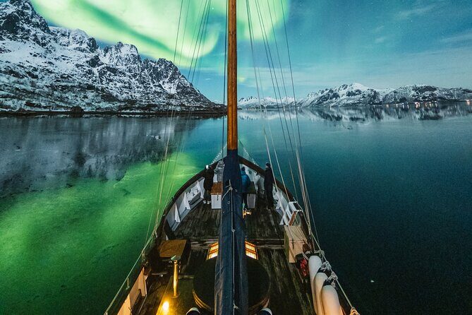 Luxury Northern Lights Yacht Cruise with Hot Tub & Dinner - What Destined This Tour for the Right Travelers?