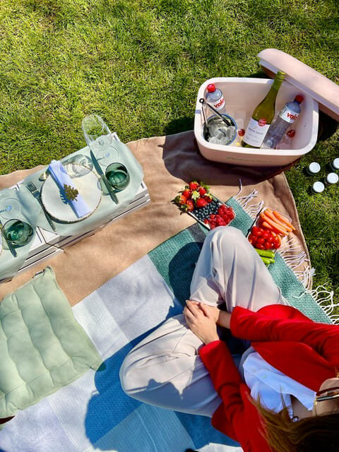 Luxury picnic by Zurich lake - FAQ