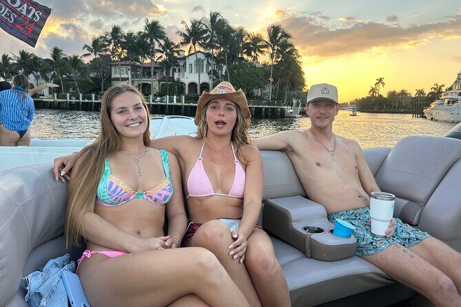 Luxury Pontoon Boat Rentals in Fort Lauderdale - FAQs