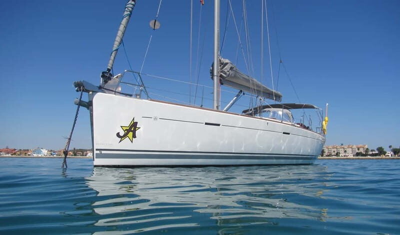 Luxury, Private Sailing Yacht Charter with crew; Half Day - Key Points