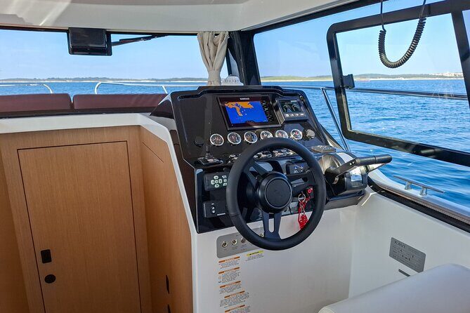 Luxury Private tour on the Kavi 9 Yacht 2025 - Frequently Asked Questions