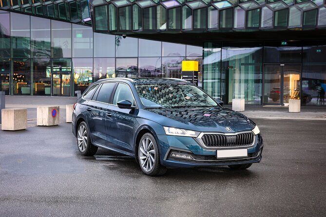 Luxury Private Transfer from Reykjavik to Keflavik Airport - Meeting Point and Convenience