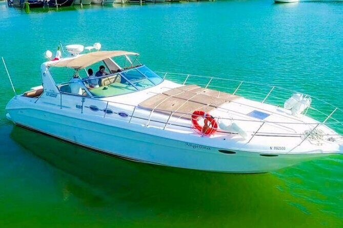 Luxury Private Yacht Rental by the Turquoise Waters of the Caribbean. - Introduction