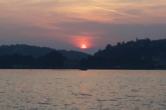 Luxury Sunset Lake Como 1h or experience with enchanting view - Why a Sunset Lake Como Boat Tour Is Worth Considering
