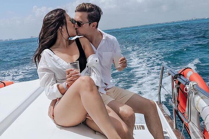 Luxury tour at Isla Mujeres! Catamaran Experience from Cancun - An Honest Breakdown of the Catamaran Experience