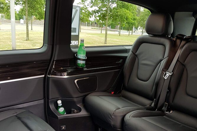 Luxury transfer From Amsterdam Schiphol airport to Rotterdam Cruise terminal - Key Points