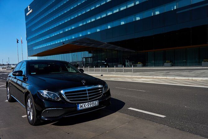 Luxury Warsaw Chopin Airport Transfer by private Limousine - Who Should Consider This Service?