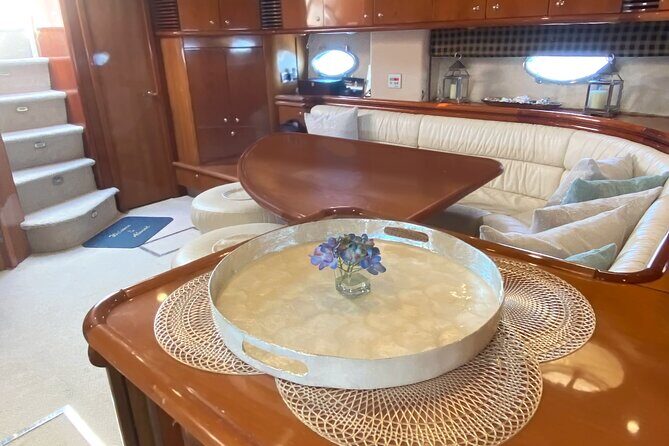 Luxury Yacht 65' Sunseeker 4 hours from Palm Beach - The Sum Up