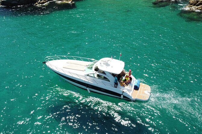 Luxury yacht for private tour EN Cabo San Lucas - Exploring the Details of the Yacht Tour