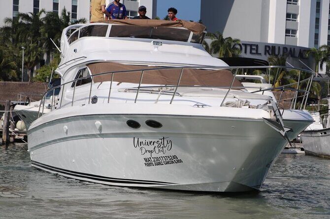 Luxury Yacht in Paradise and snorkel by Isla Mujeres - Value for Your Money