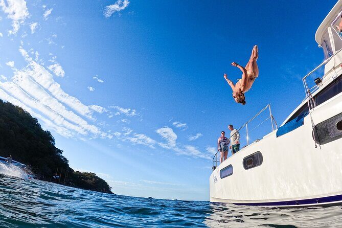 Luxury Yacht & Snorkel with All inclusive Open bar and lunch - FAQ