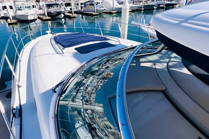 Luxury Yacht Tour in Los Cabos 45FT SeaRay Sundancer - Key Points