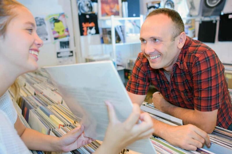 Lyon Croix-Rousse: Wine Tasting & Vinyl Record Tour - What to Expect from the Tour