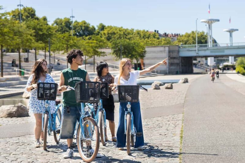 Lyon: Discovery of the Tête d'Or Park by bike - Exploring Lyon on Two Wheels