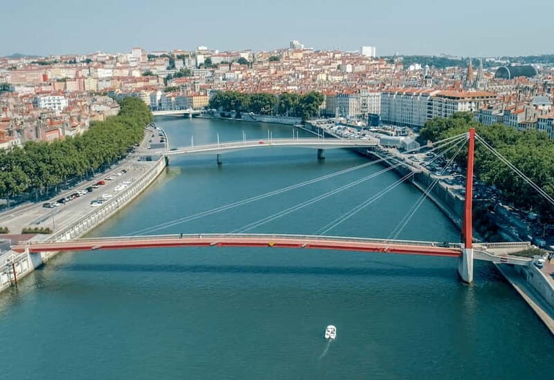 Lyon: from Confluence to Barbe Island by free license boat - What This Tour Offers