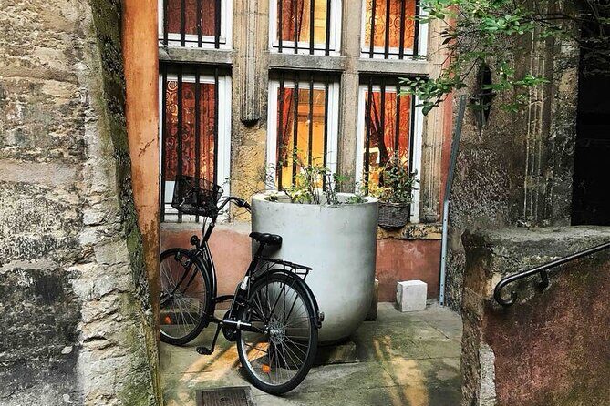 Lyon Highlights & Secrets Walking Guided Tour (small group) including Funicular - How This Compares to Other Options