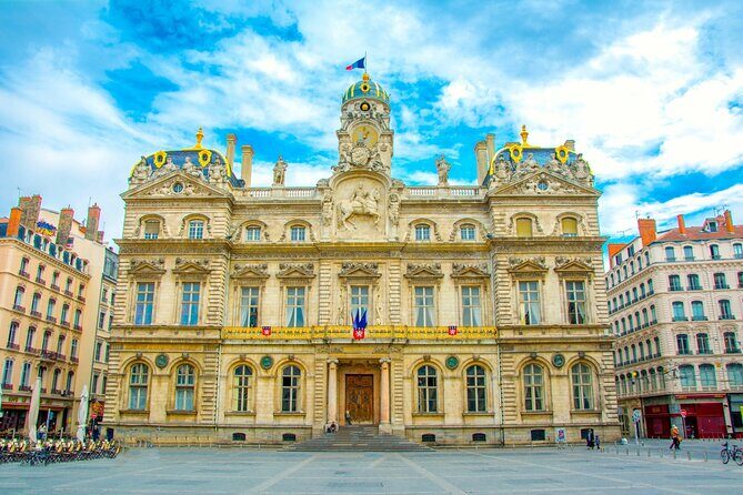 Lyon Old Town Tour with Sightseeing Cruise Tickets - A Closer Look at the Itinerary and Experience