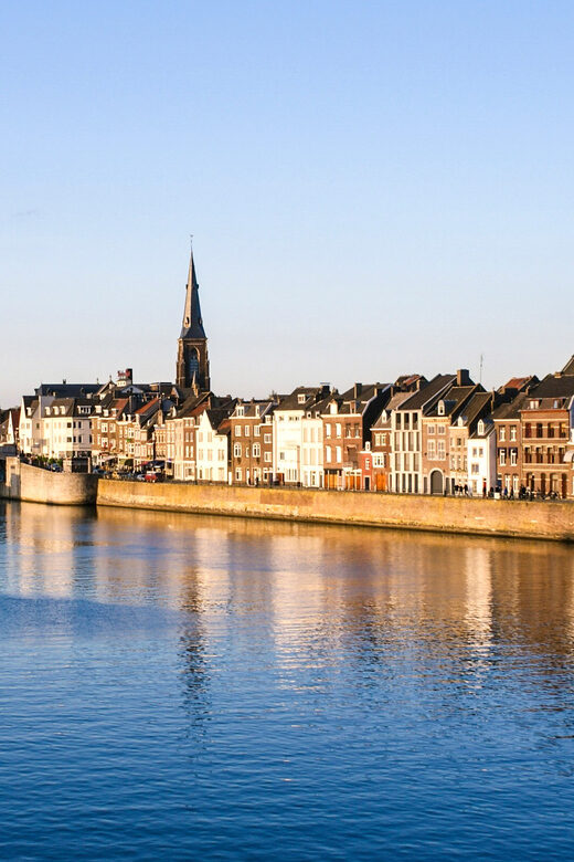 Maastricht and Tripoint Full-Day Trip from Amsterdam - Weighing the Value