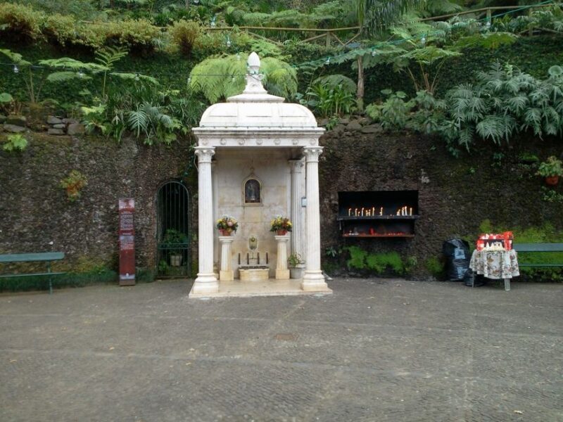 Madeira: Monte Sightseeing Tour & Toboggan Sled Ride - An Honest Look at the Monte Toboggan Sledge Tour