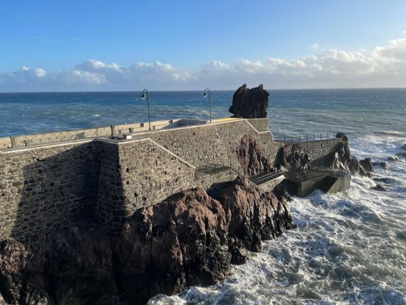Madeira: Sunny South Side - Cabo Girão, Waterfalls, C. Lobos - Key Points