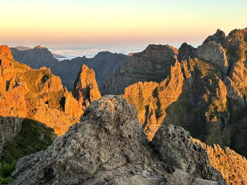 Madeira: Sunrise at Pico do Arieiro with short hike on PR1 - Key Points