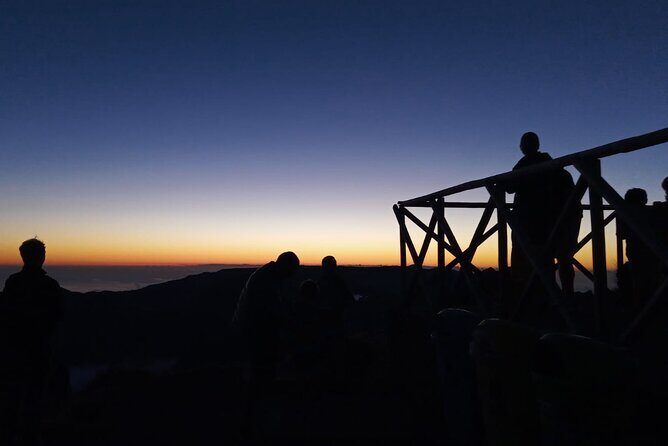 Madeira Sunset in Pico do Arieiro - The Experience: A Deep Dive into the Tour