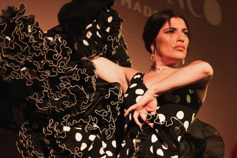 Madrid: 1-Hour Traditional Flamenco Show at Centro Cultural - Key Points