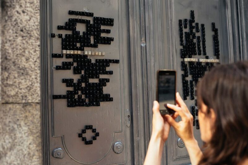 Madrid: 2-Hour Private City Tour Off the Beaten Track - Street Art and Architectural Gems