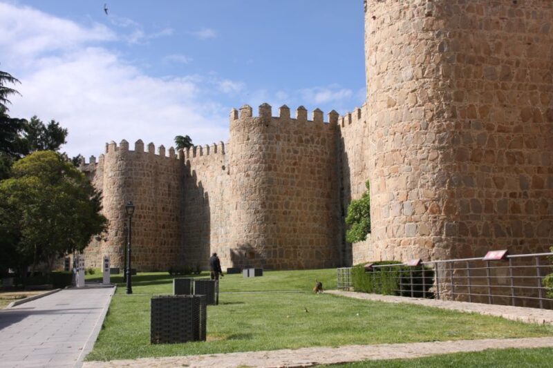 Madrid: Avila and Segovia Day Trip with Tickets to Monuments - The Itinerary Breakdown