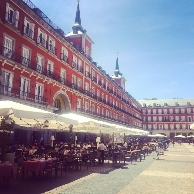 Madrid: Capture the most Photogenic Spots with a Local - FAQ
