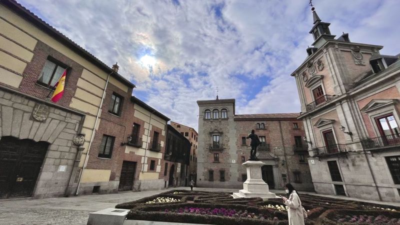 Madrid: Royal Palace Skip-the-Line Guided Tour - What You Can Do After: A Day That Still Feels Yours