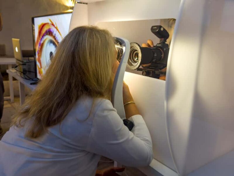 Madrid: Discover the colors of your iris with printing included - Key Points