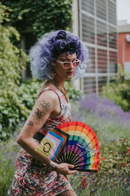 Madrid: Drag Queen Guided City Tour - Key Points