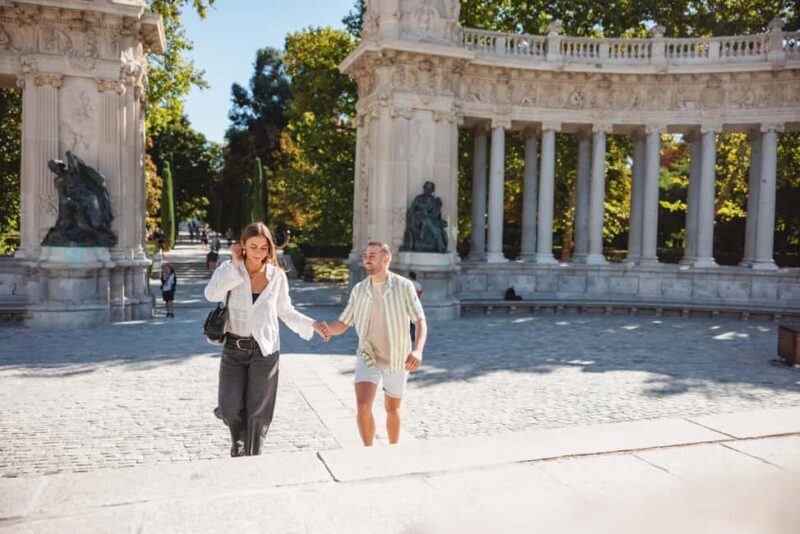 Madrid: El Retiro Park Private Photoshoot - The Photogenic Spots