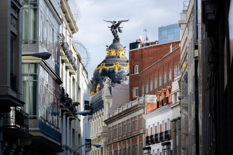 Madrid: Express Walk with a Local in 90 minutes - Deep Dive into the Itinerary