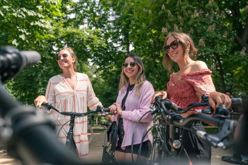 Madrid: Guided Bike Tour City Highlights Dutch and English - Key Points