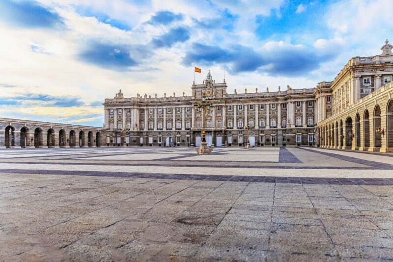 Madrid: Guided Tour of the Royal Palace with Fast Access - Who Should Consider This Tour