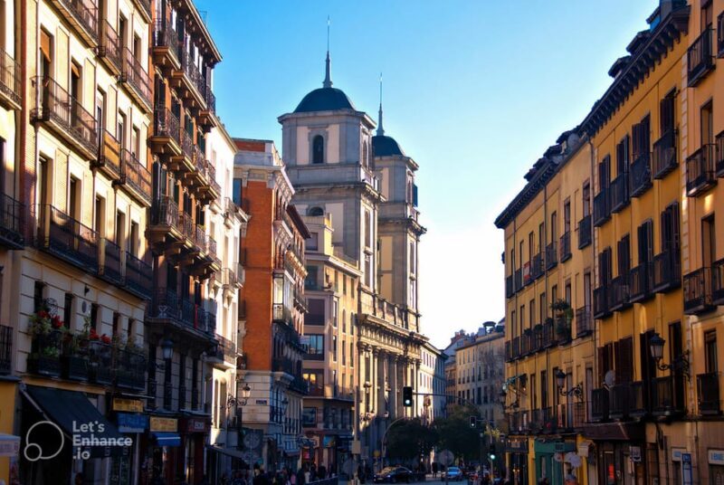 Madrid: Hidden Gems and Secrets Small Group Walking Tour - The Experience and Atmosphere