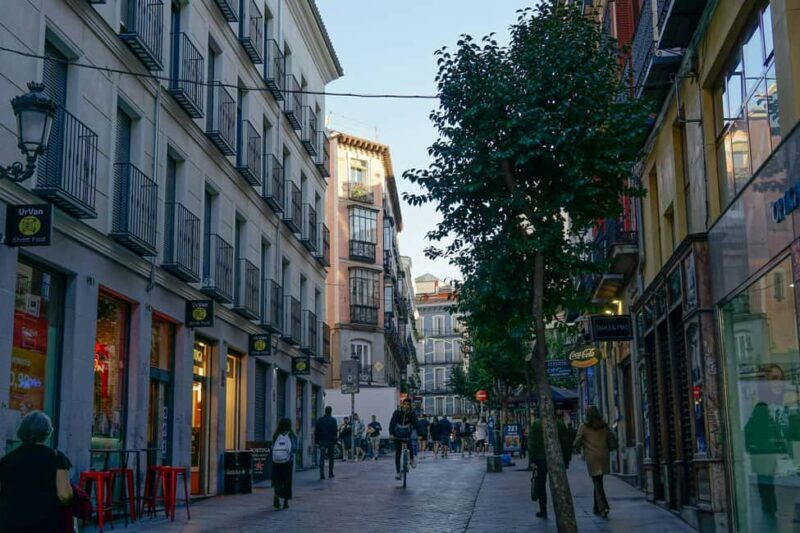Madrid: La Latina Walking Tour with Tapas and Drink - FAQs